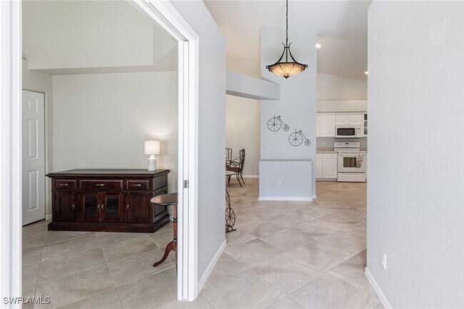 Building Photo - 5502 Greenwood Cir