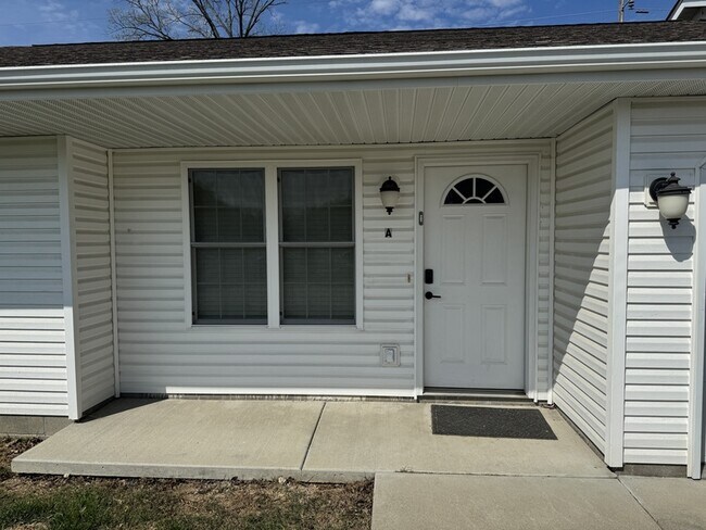 Foto del edificio - 180 Wild Rose Ln