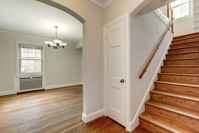 Building Photo - 4933 47th St NW