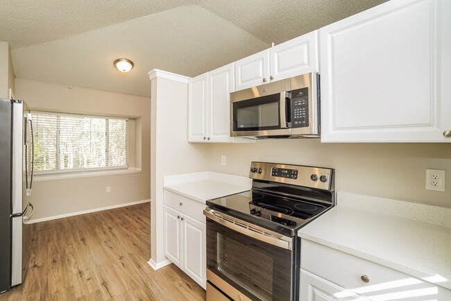 Foto del edificio - 15155 Nighthawk Dr