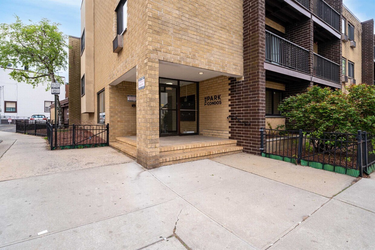 Foto principal - 7117 Park Ave