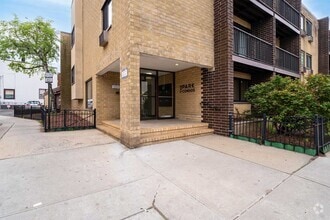 Building Photo - 7117 Park Ave