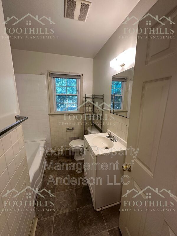 Foto del edificio - 2215 Bellview Rd