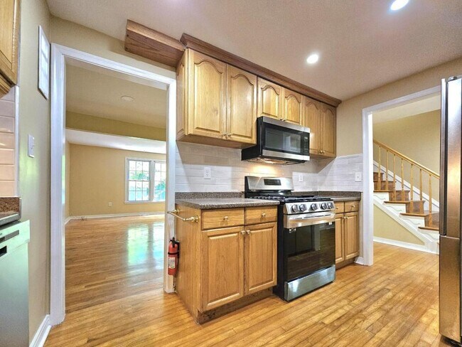 Foto del edificio - 1403 Deerfield Ln