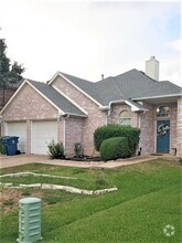 Building Photo - 3004 Black Walnut Dr