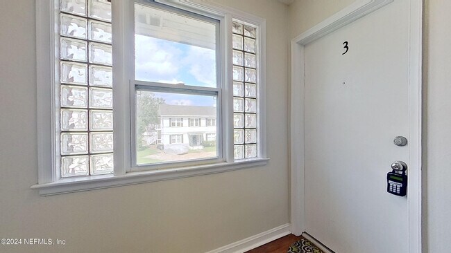 Foto del edificio - 1274 Belmont Terrace