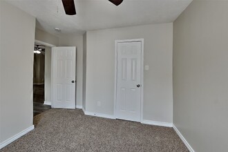 Building Photo - 17919 Scrub Oak Dr