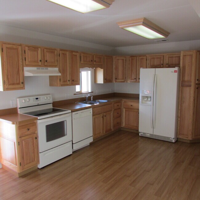 Large Kitchen, 2nd View - 2170 Frances St