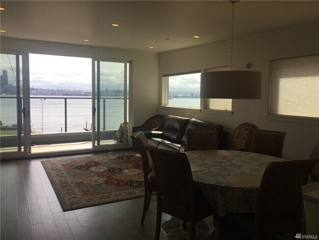 Foto del edificio - 1205 Harbor Ave SW