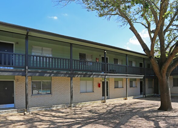 Foto del edificio - 2205 Pat Booker Rd
