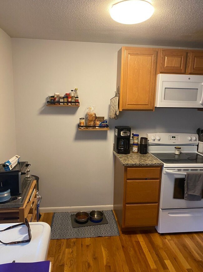 Foto del edificio - BRIGHTON ONE BED!!!! VERY SPACIOUS!!!!!