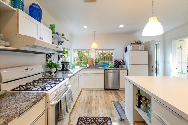 Foto del edificio - 310 NW 8th St