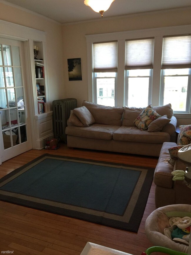 Building Photo - 5 br, 3 bath  - 182 Maplewood St