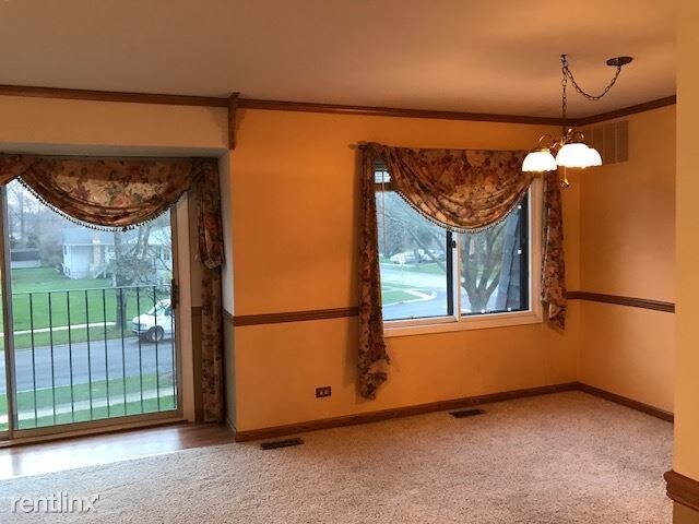 Foto del edificio - 2720 Mitchell Dr