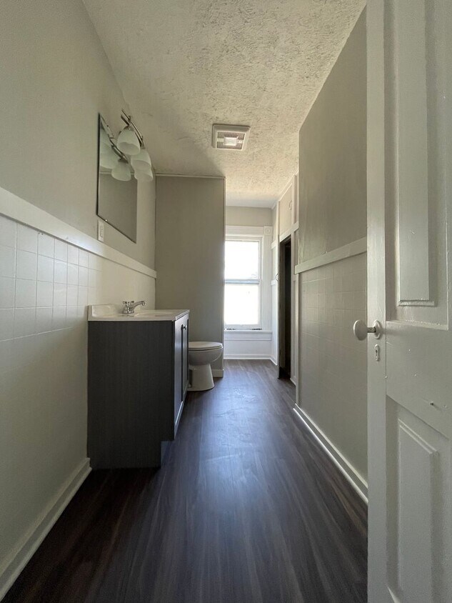 Building Photo - HHP - 14