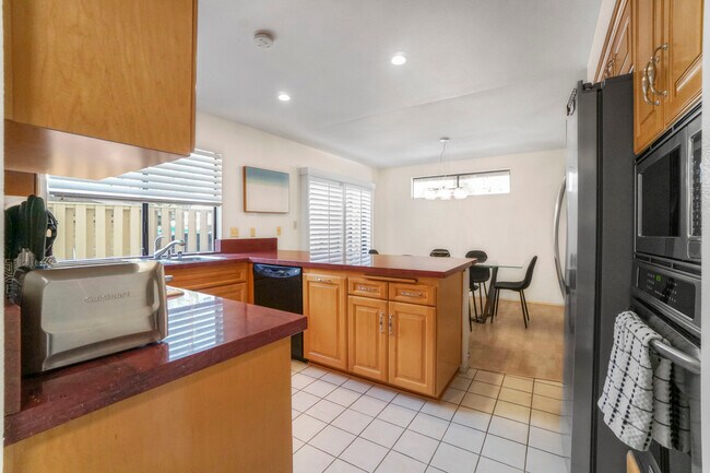 Building Photo - 1325 26th St