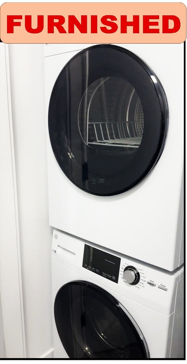 Building Photo - 8911 112 Ave