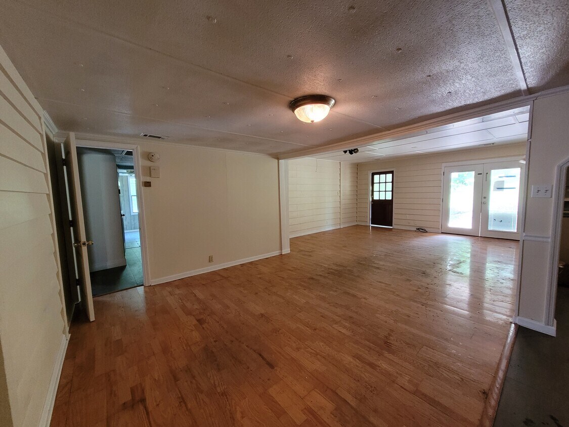 Primary Photo - 2890 Arrowhead Dr