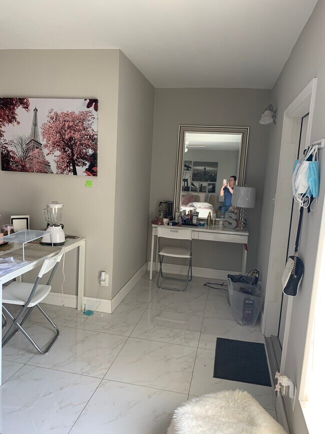 Foto del edificio - 727 N Highland Dr