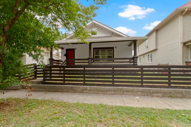 Building Photo - 55 N Chester Ave Building Photo - 55 N Chester Ave