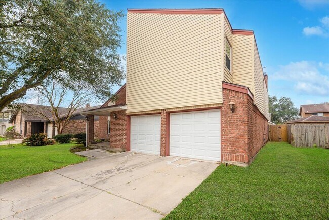 Building Photo - 21430 Park Bend Dr