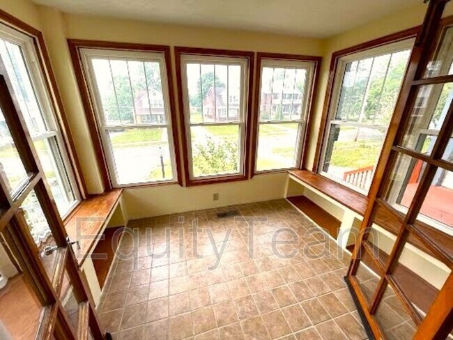 Building Photo - 4020 St Martins Pl