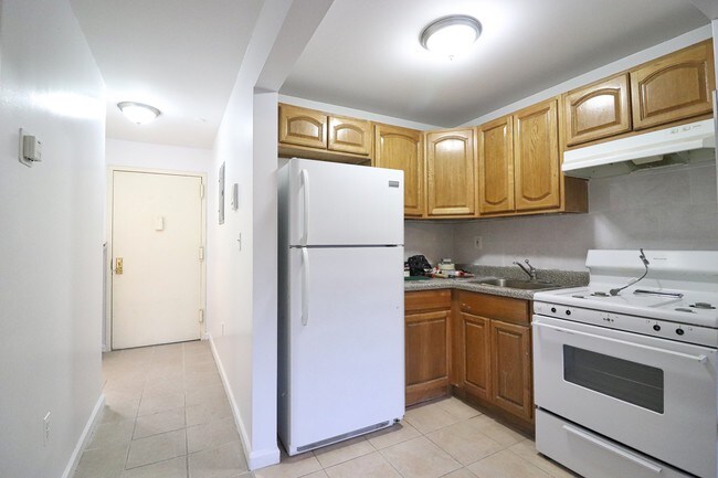 Foto del edificio - 745 E 217th St