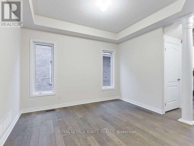 Building Photo - 21 Furniss St