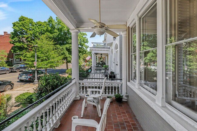 Foto del edificio - 2713 W Grace St
