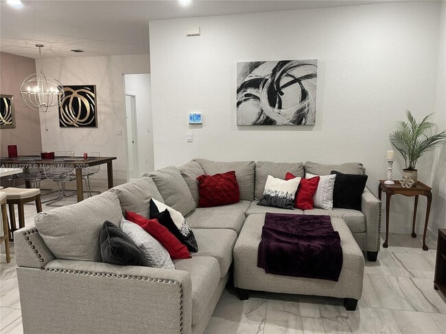 Foto del edificio - 784 SE 19th St