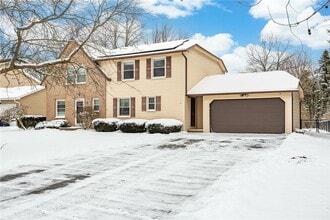 Building Photo - 16 Sanders Farm Dr