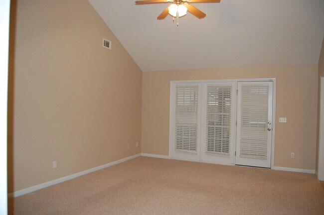 Building Photo - 167 Fox Haven Dr