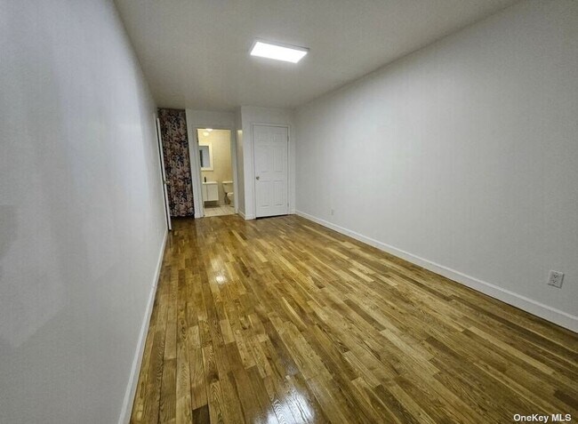 Foto del edificio - 43-75-75 161st St