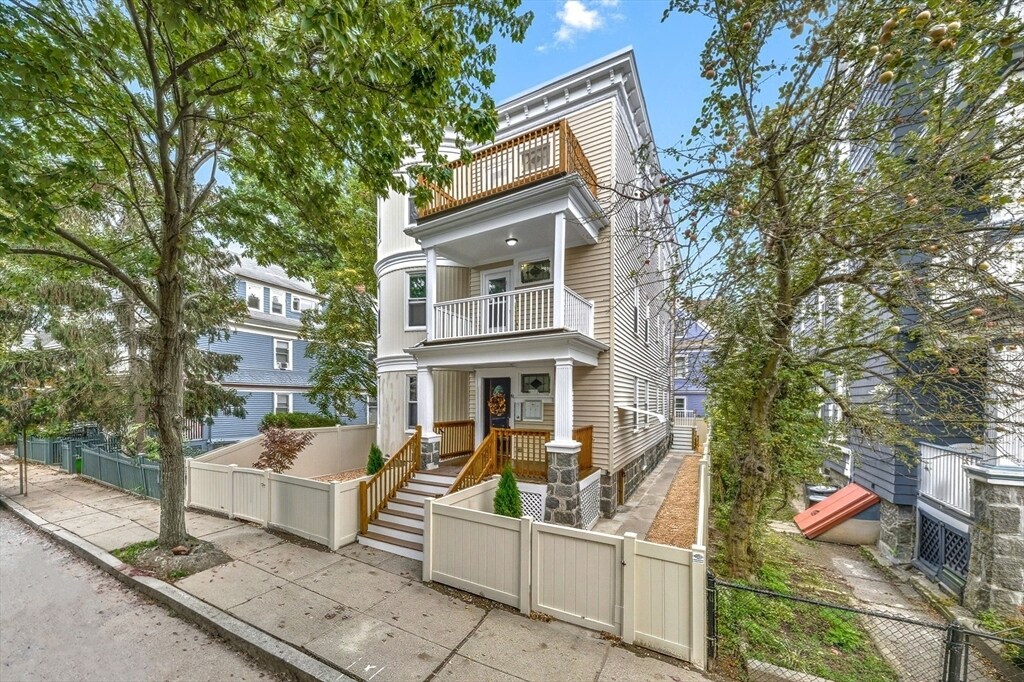 Foto principal - 24 Hinckley St