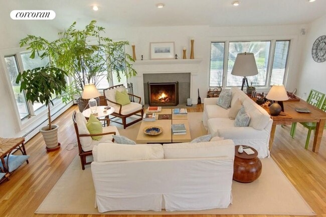 Building Photo - 144 Surfside Dr