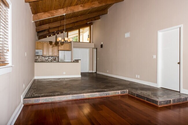 Foto del edificio - 6376 Amberwoods Dr