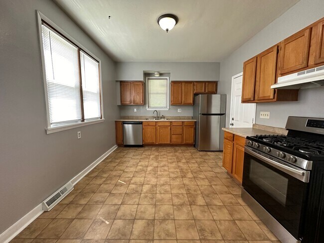 Foto del edificio - Incredible 2  bedroom apartment in Bayview