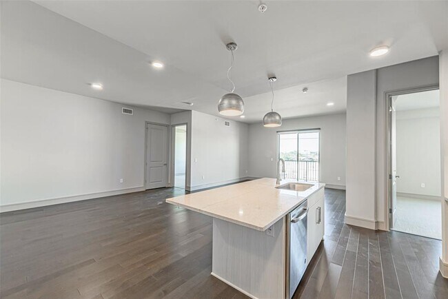 Foto del edificio - 1414 Wood Hollow Dr