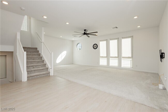 Building Photo - 7977 Mountain Lilac St