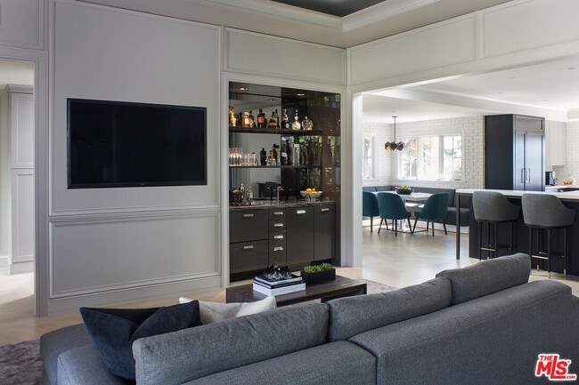 Building Photo - 14939 La Cumbre Dr