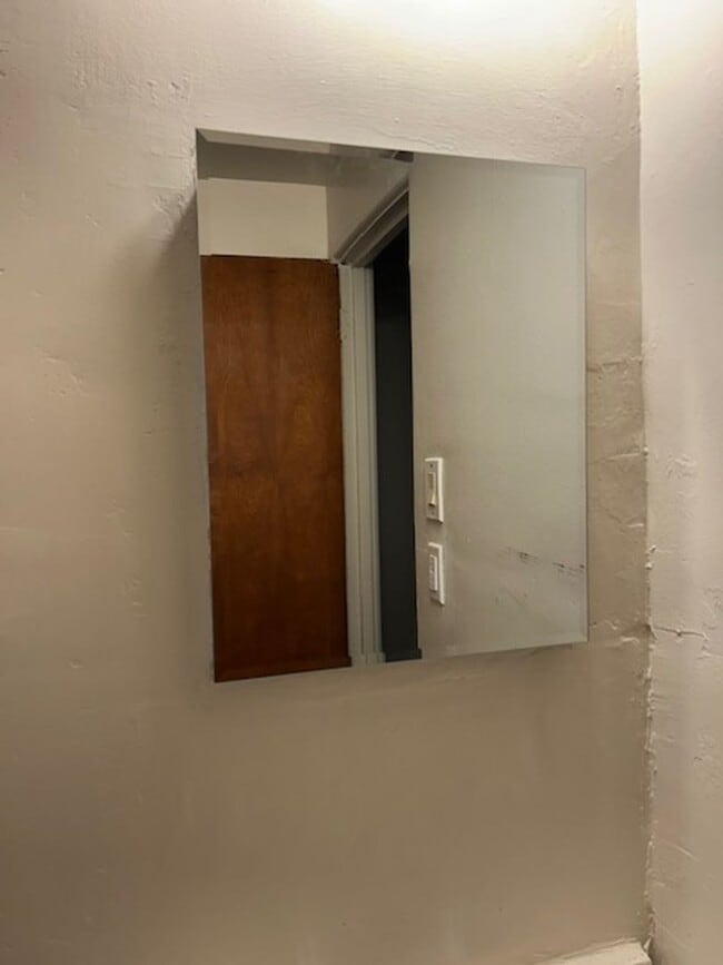 Building Photo - Affordable & Convenient Rental in Wilkinsburg