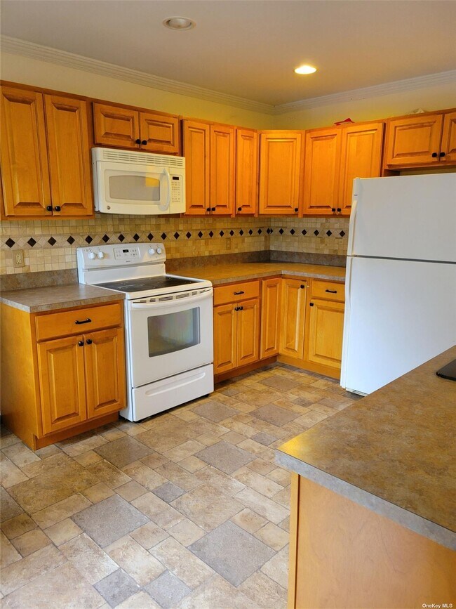 Building Photo - 7 White Birch Cir