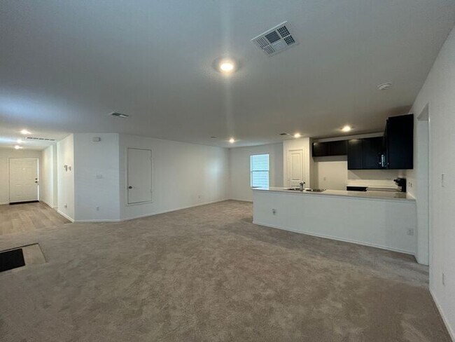 Foto del edificio - 1213 Catfish Ln