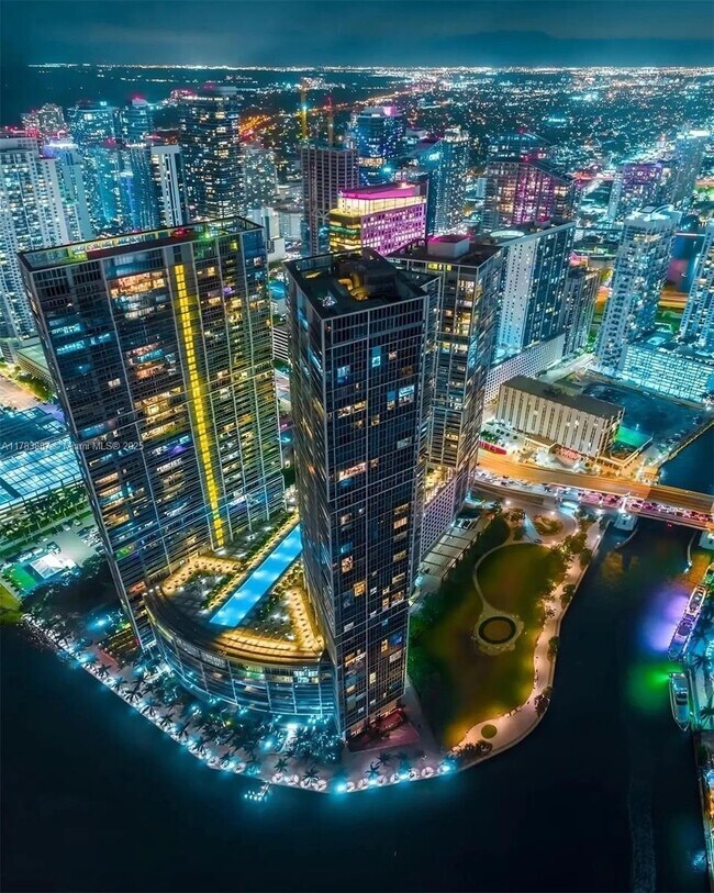 Foto del edificio - 475 Brickell Ave