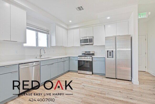 Foto del edificio - ~2 Weeks FREE~ Spacious Four Bedroom with ...