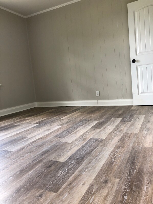 Building Photo - Home in Downtown Laurens