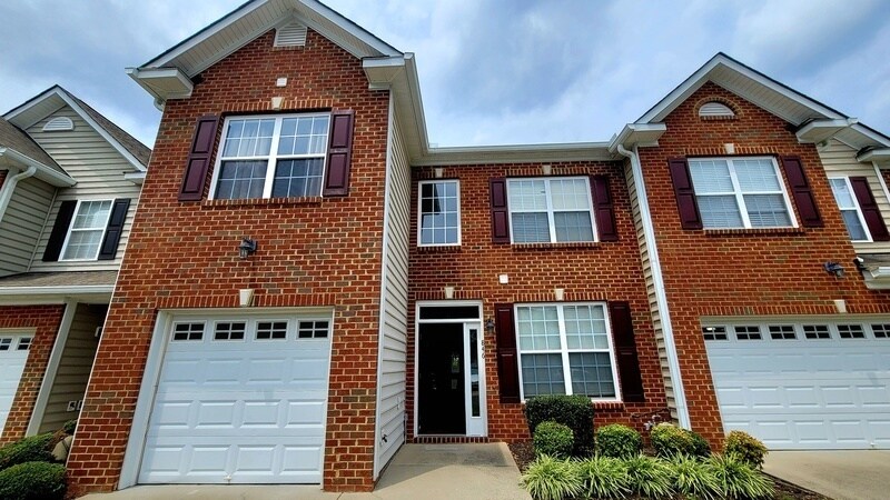 Primary Photo - 864 Parkland Pl