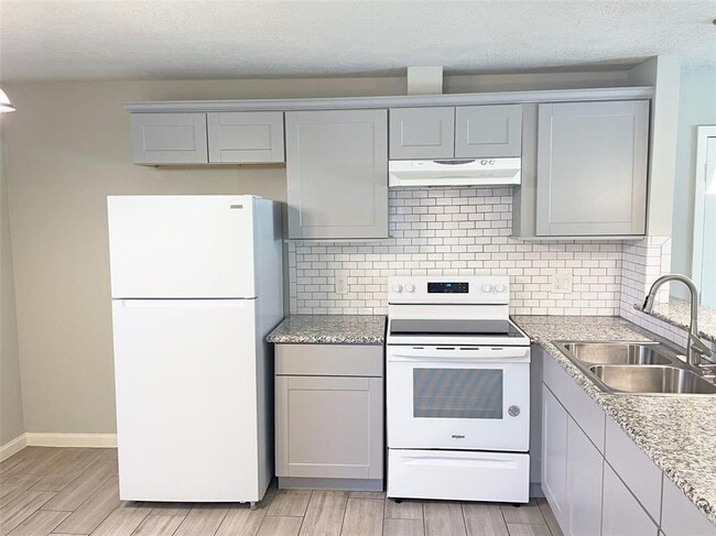 Building Photo - 3242 Dalmatian Dr