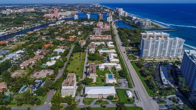 Foto del edificio - 950 De Soto Rd