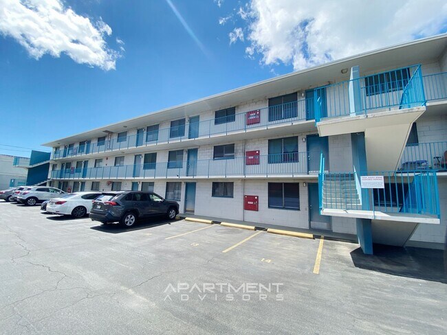 Building Photo - $500 1ST MONTH MOVE IN SPECIAL! RECENTLY U...